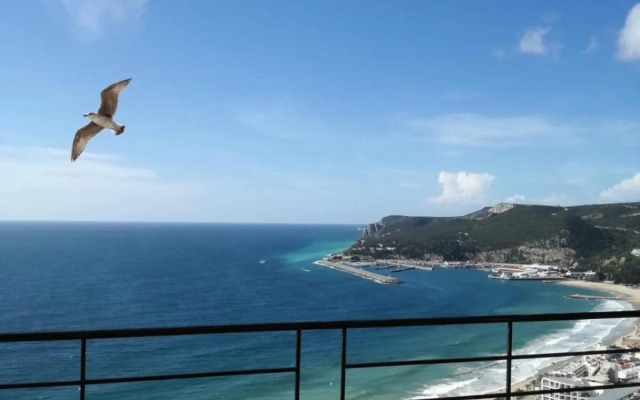 Sea View Apartment Sesimbra- Apartamento Vista Mar