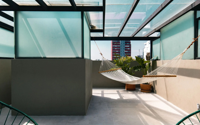 Stunning PH with Private Roof Terrace