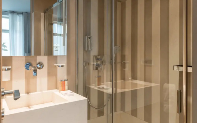 Guillaume Suites