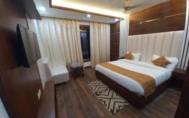HOTEL The Rich Grand