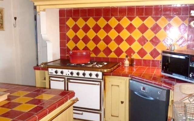 House With 5 Bedrooms in Pernes-les-fontaines, With Private Pool, Furn