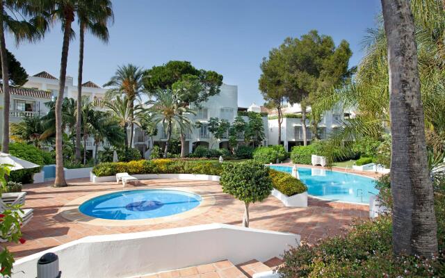 White Pearl Beach Elviria H1