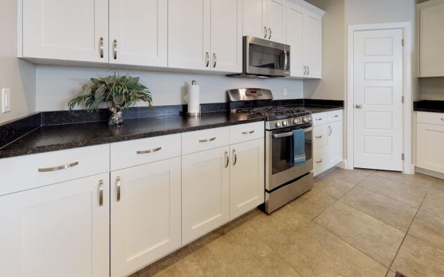 Sweet 3 Bedroom Apts