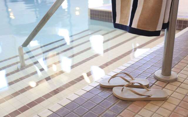 Coast Grimshaw Hotel & Suites