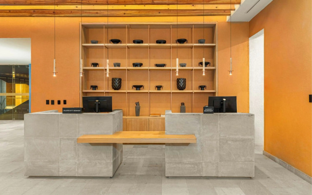 Cleviá, San Miguel de Allende, Autograph Collection