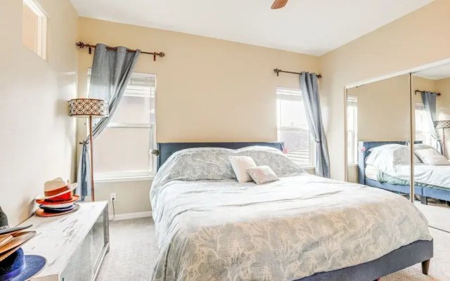 Modern California Escape Near Kayaking & Downtown!