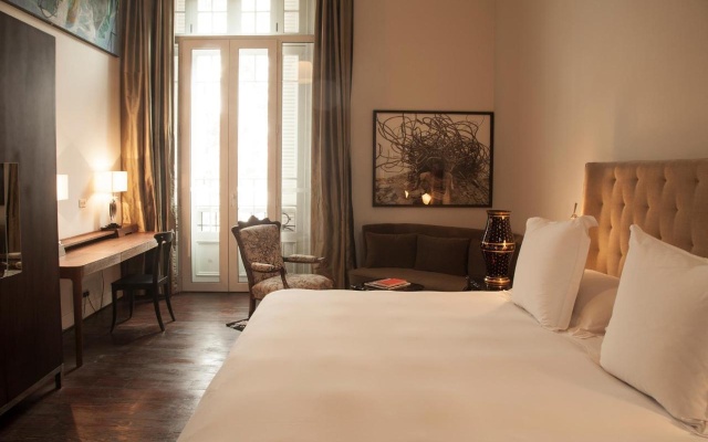 Hotel B