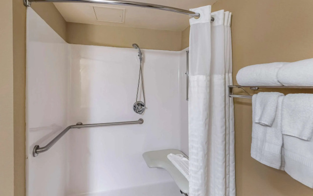 Comfort Inn & Suites Virginia Beach - Norfolk Airport