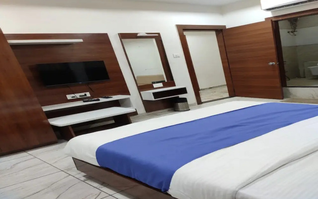 Hotel R R One