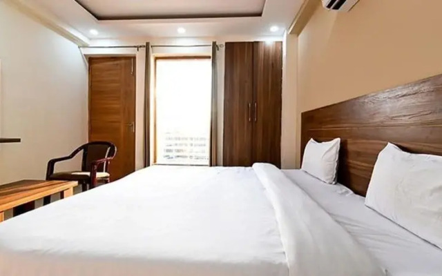 Fabhotel The Holy House
