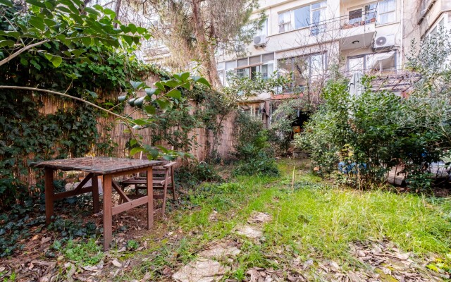Cozy Flat with Backyard 600 m to Moda Coastal Park
