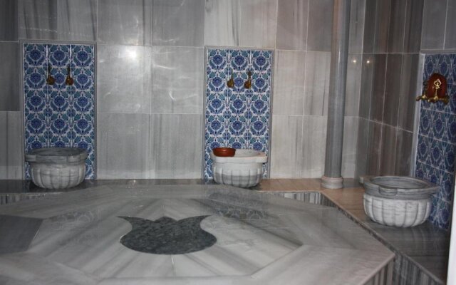 Dr Kushan Hotel