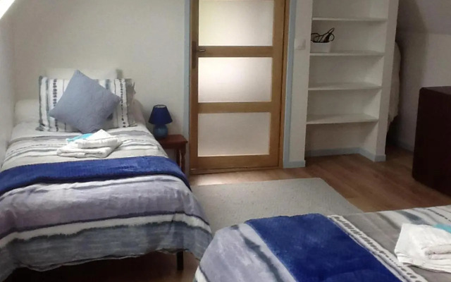 Captivating 2-Bed House with log burner in Kerien