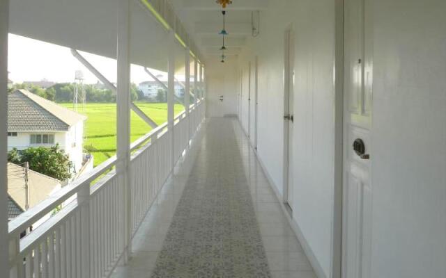Ban Phraya Lanna Apartments