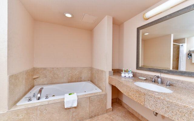 Holiday Inn Express & Suites Albuquerque Historic Old Town by IHG