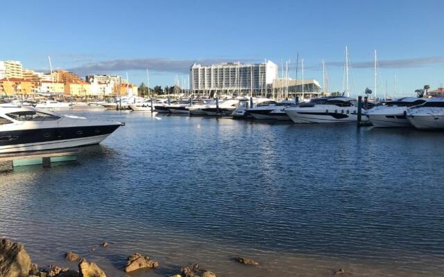 Vilamoura Marina Flat & AC & Wifi
