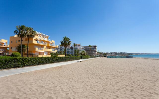 3 bedroom beachfront apartment La Cala de Mijas