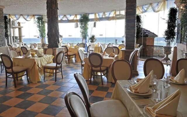 Atrium Beach Hotel & Aqua Park - All Inclusive