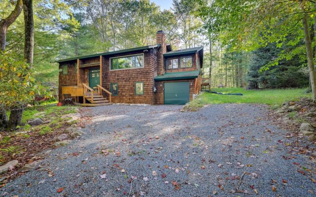 Pocono Pines Cabin Getaway w/ Private Hot Tub!