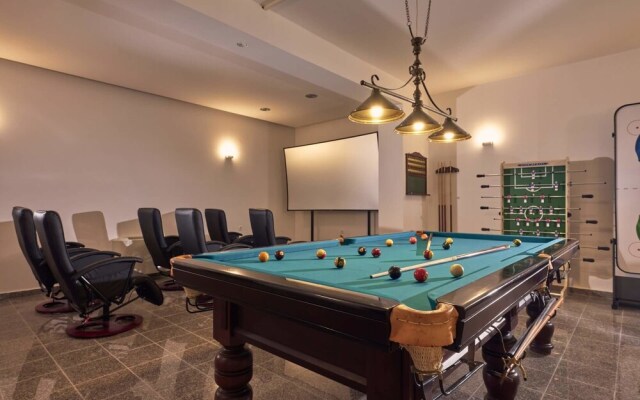 Mont Bleu Luxury Villa