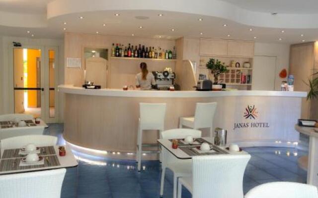 Janas Hotel