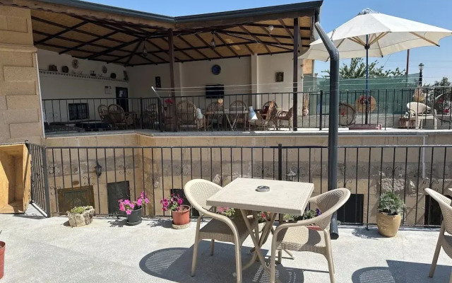 Dirilis Banarya Pansiyon