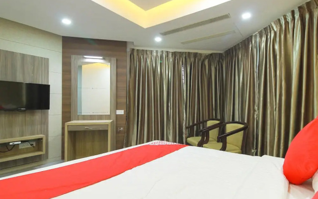 OYO 28567 Krishna Holiday Village