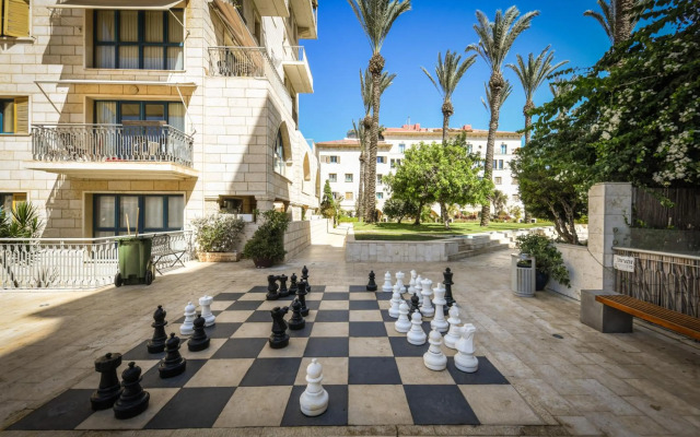 Andromeda 3 Bd apartment with pool & sea view