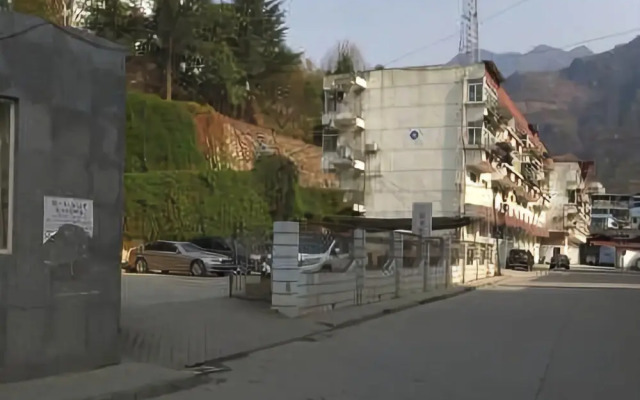 Wenxian Longjiang Hotel