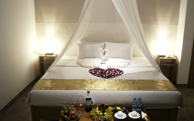 Mekong Riverside Boutique Resort & Spa