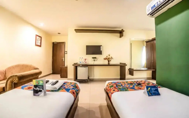 OYO 6648 Hotel Royal Residency