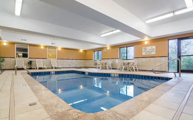 Holiday Inn Express & Suites Olathe South by IHG