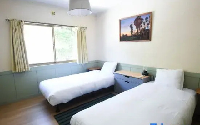 Inn Between Waves