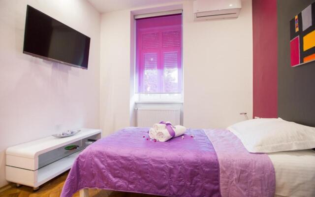 Apartment Center Four stars