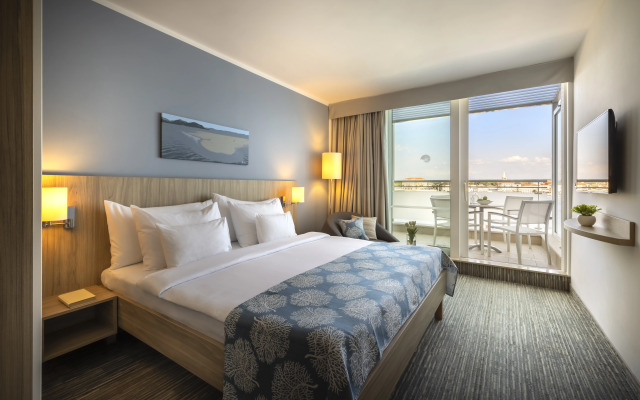 Isabella Island Hotel & Villas