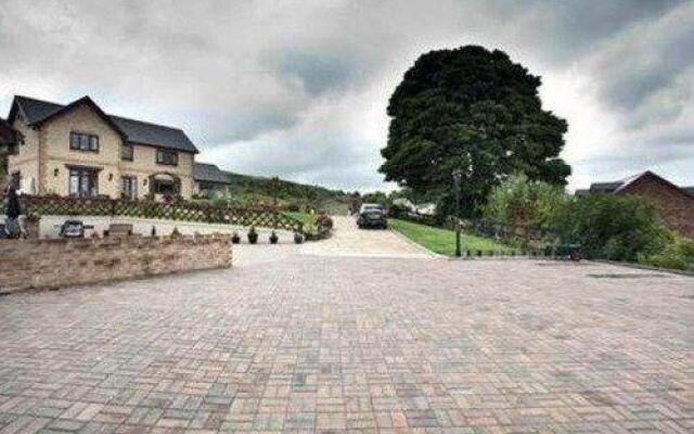 Winchfawr Lodge