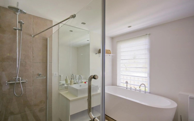 Cape Point Seafront Suites & Penthouse with LOV