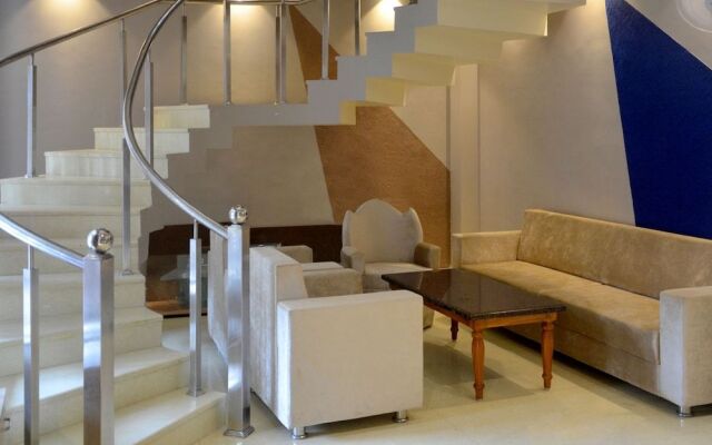 OYO 7044 Hotel Megha