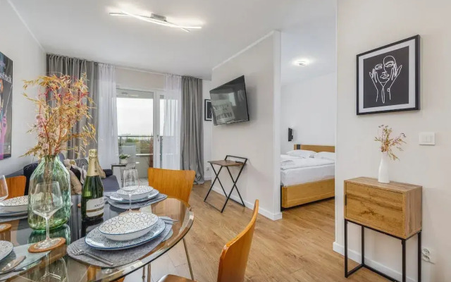 Sun Towers Lux by Renters Prestige