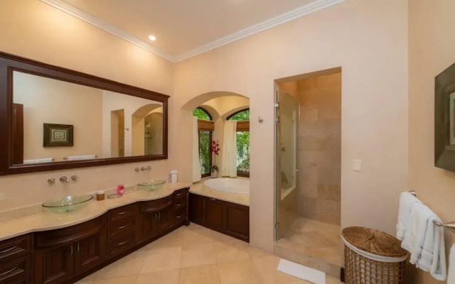 - Casa Zafiro 7 Bedrooms Private Pool