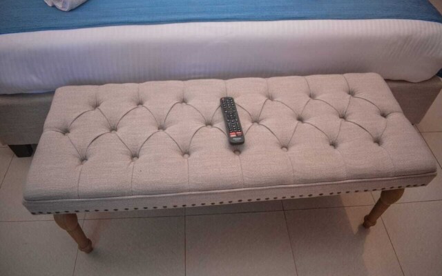 Lux Suites Dofils Sunset Apartments