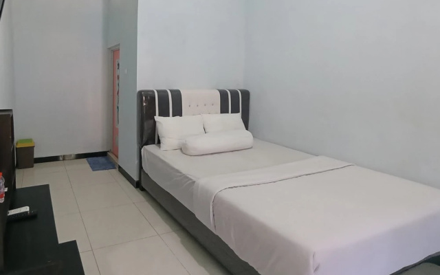 Surya Abadi Homestay Syariah RedPartner – Guest Rooms – Kebumen