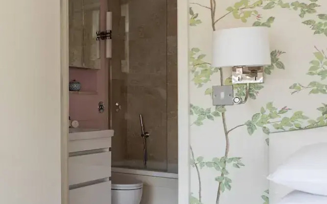 Chepstow Road X by Onefinestay
