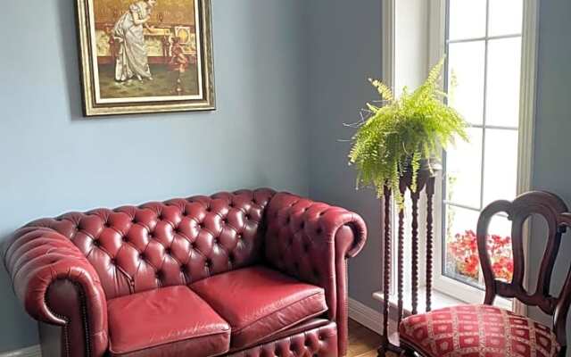 Seven Oaks B&B