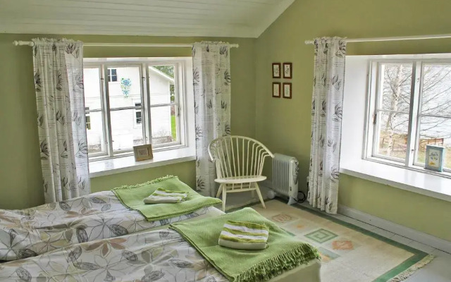 Paksuniemen Majatalo