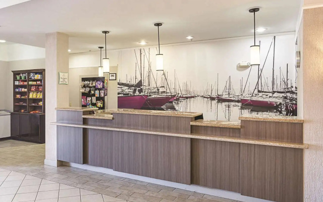 Kemah Edgewater Hotel, SureStay Collection by Best Western