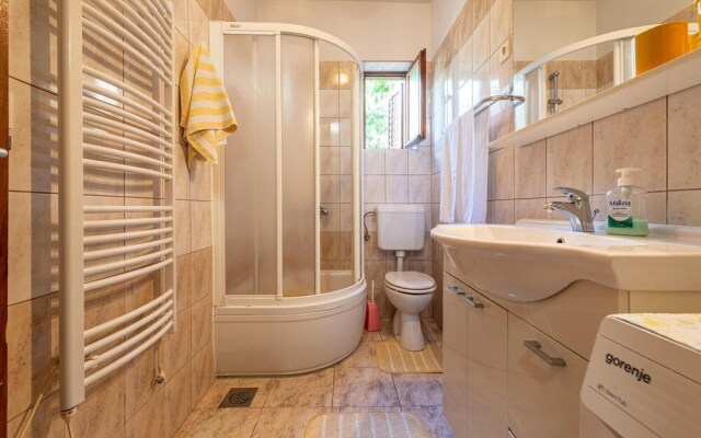 Beautiful Apartment in Zadar With 2 Bedrooms and Wifi