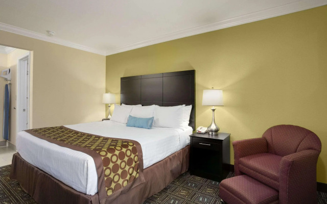 Solara Inn and Suites