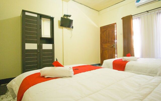 RedDoorz @ Mawun Street Kuta
