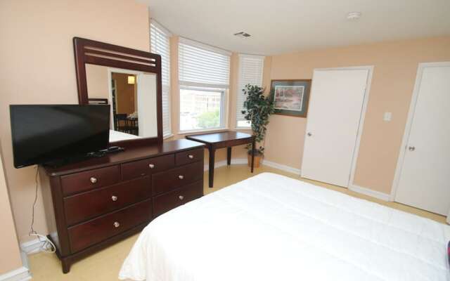 Walnut Plaza by Renaissance Properties